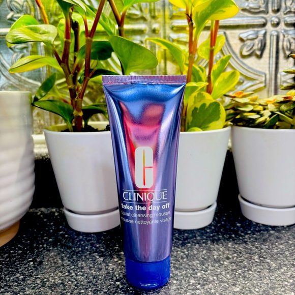 Clinique Other - Clinique Take The Day Off Facial Cleansing Mousse